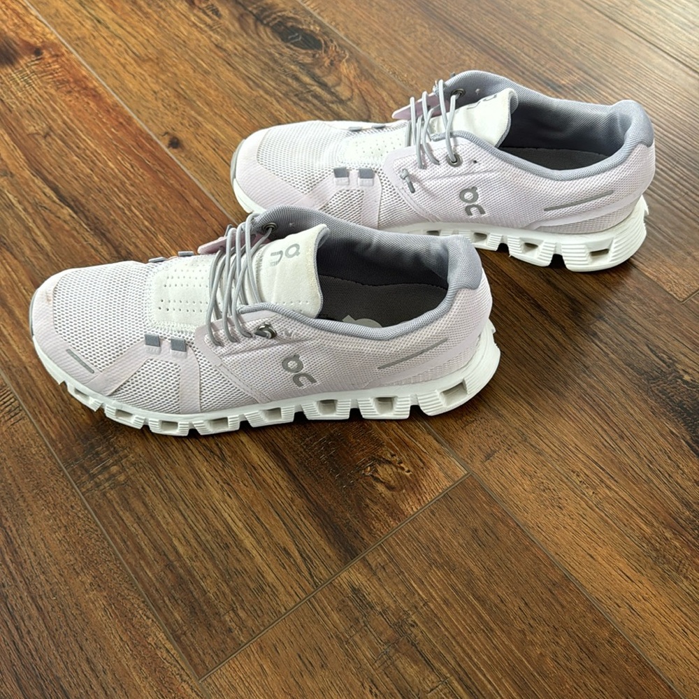 On Running shoes, light purple, size 8.5